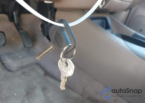 2004 Toyota Tundra Sr5 V8 z USA, uszkodzony, nr VIN 5TBDT44164S452789